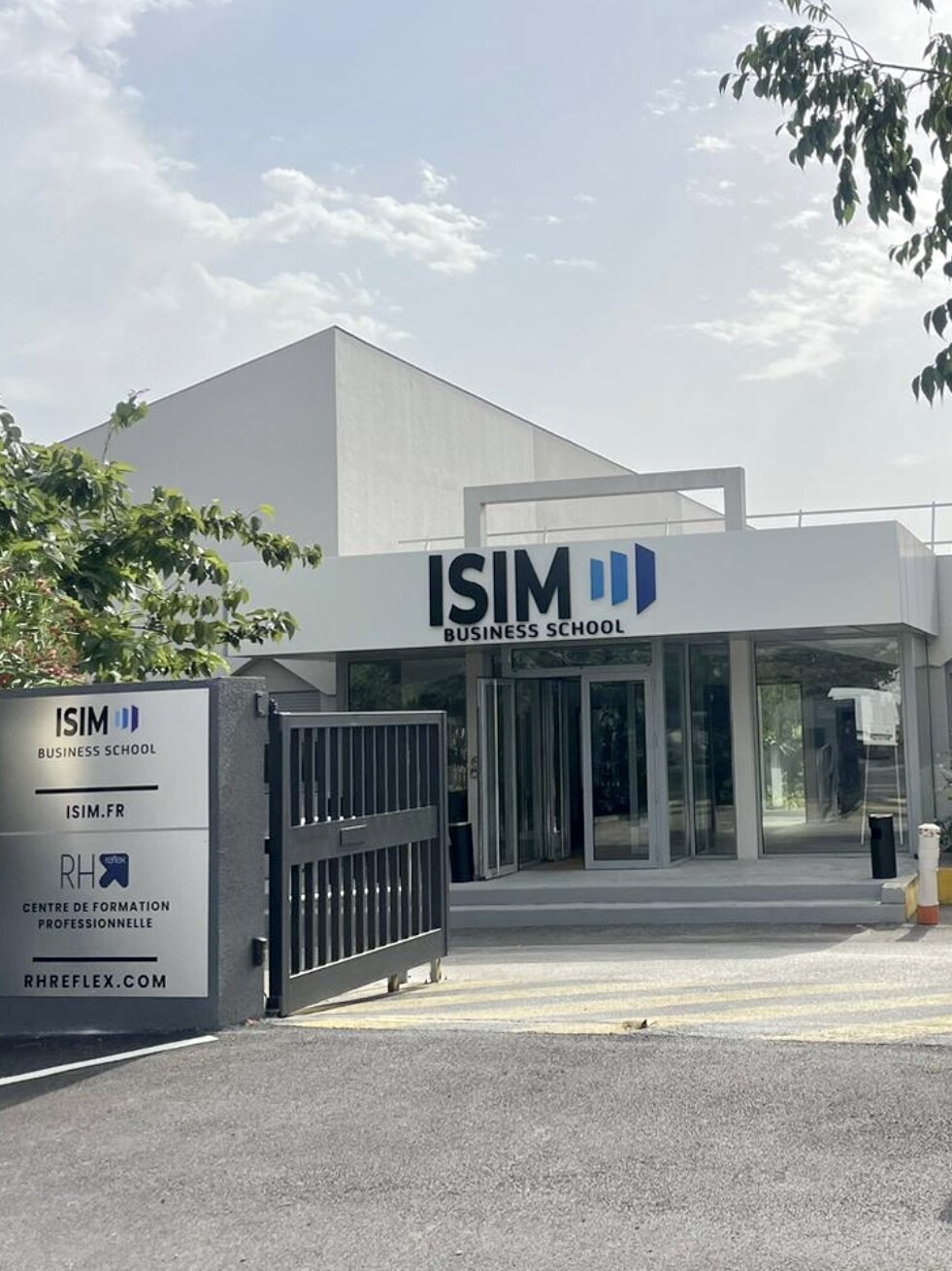 L'entrée du campus Isim à Toulon